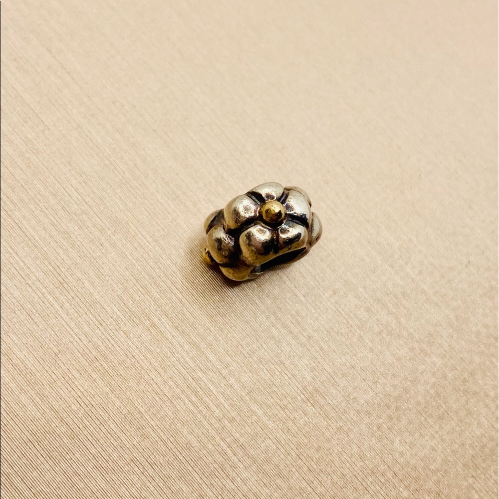 EUC Pandora 790125 Sterling Silver & 14k Yellow Gold Tipped Flower Charm - Picture 6 of 10